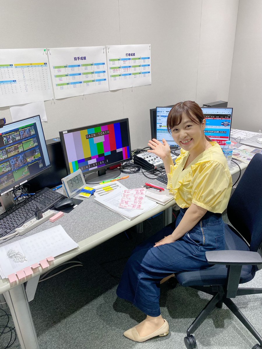 shinonishimura's tweet photo. 今日も #BASEBALLZONE ありがとうございました✨楽しかった〜！❤️ いつもに増して90分が一瞬でした😊

明日が私は最後の担当日😭
明日はMC スピードワゴン井戸田潤さん
解説 野口寿浩さん
ゲスト あばれる君さん✨
明日も14時〜⚾️
最後まで交流戦楽しみましょう💕
#BBZONE #DAZN #ベースボールゾーン https://t.co/P654pD2Zlh