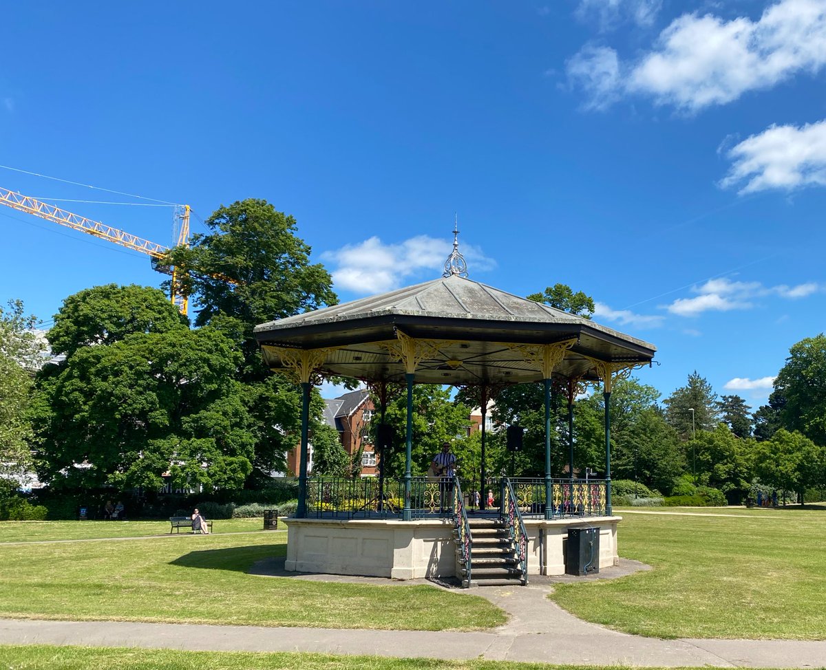 Blue skies, green grass and great tunes from Rick Kozlowski on the Bandstand #hiddengems <a href="/PointEastleigh/">The Point</a> <a href="/EastleighBC/">Eastleigh Borough Council</a>