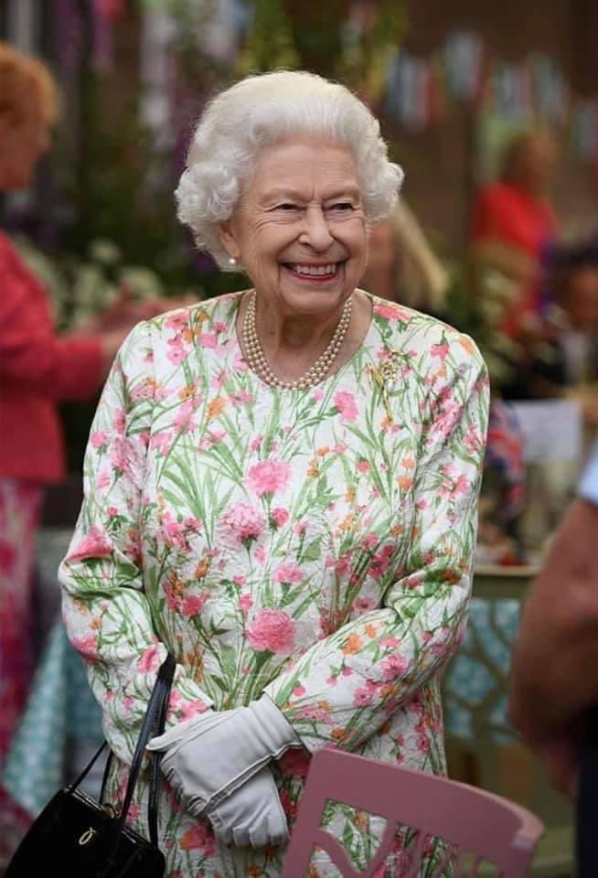 Happy official Birthday to HM The Queen. A dutiful public servant like no other.