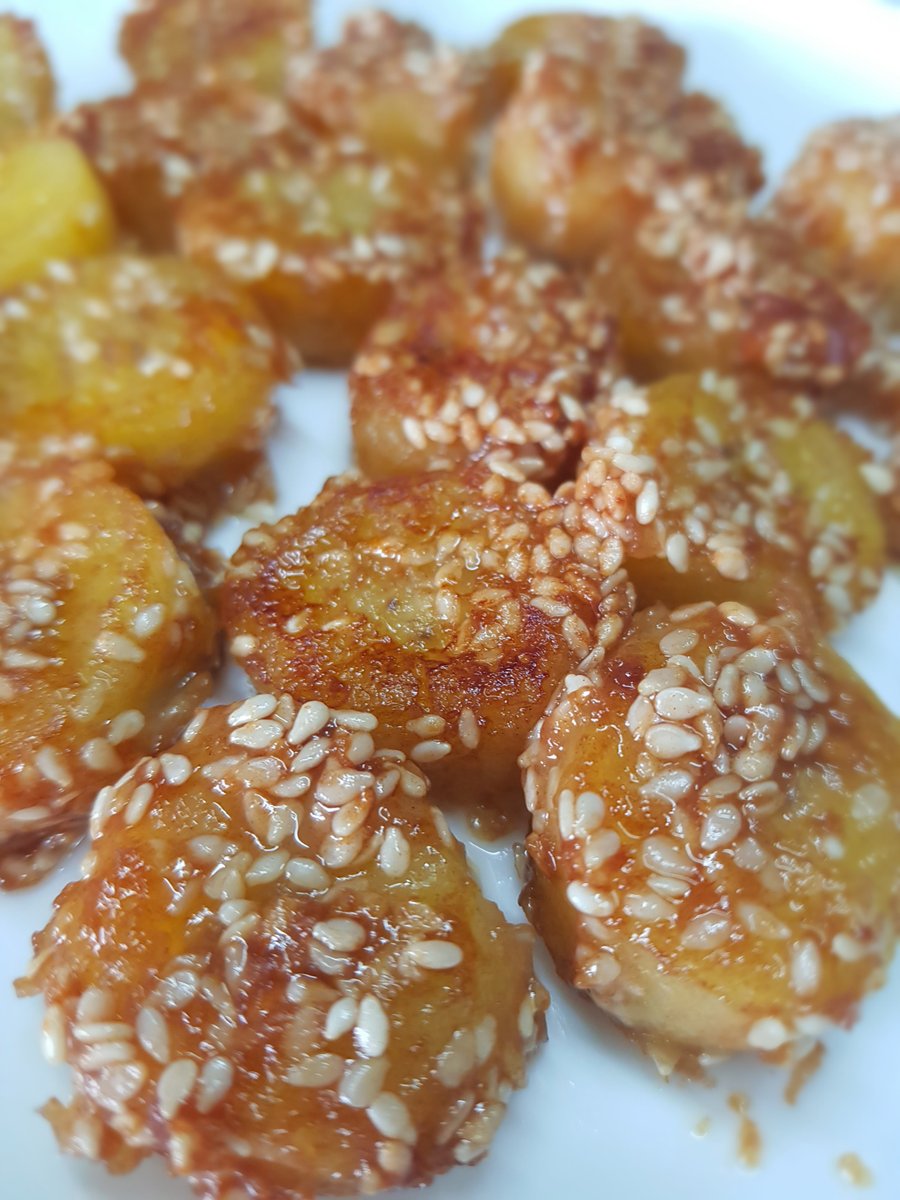 Cookingmania7's tweet photo. #Shorts :  Fried Bananas with Sesame Seeds and Cinnamon https://t.co/LWnTzxfVBZ через @YouTube #banana #bananarecipe #bananadessert #cookingmania #easydessert #easyfood #простыерецепты #закуски #бутерброды #десерты https://t.co/RI3KYZFkyv