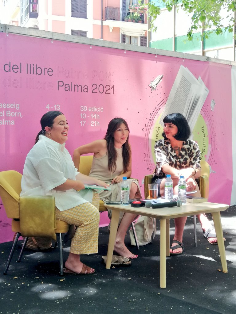 llibreters's tweet photo. Podcast literari de La indiscreta. Llibres i rialles a la #firallibrepalma https://t.co/NzOgC3ZZnR