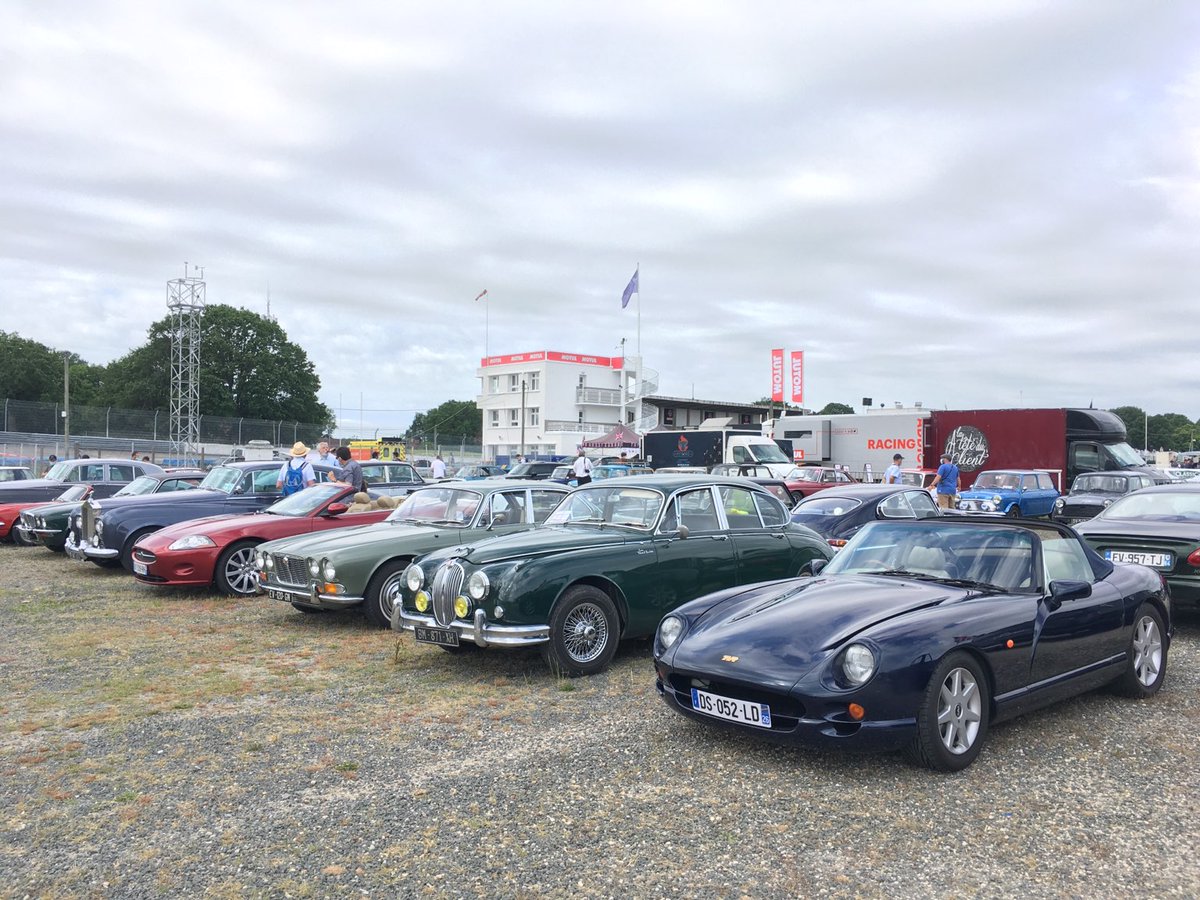 AUTOMOTIVPRESS's tweet photo. Les anglaises ont répondues présentes pour le God Save the Car à Montlhery ! À nous l’anneau !!
#GodSaveTheCar #GodSaveTheCarFestival #englishcar 🇬🇧 @autodrome_LM @UTACCERAM #utacceram https://t.co/3E0wgBmZTM