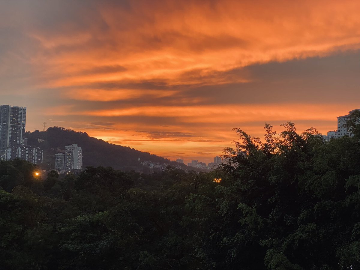 elzalyff's tweet image. Perhaps… there’s light awaits you 
#Eclipse2021 
#SolarEclipse 
#StaySafe