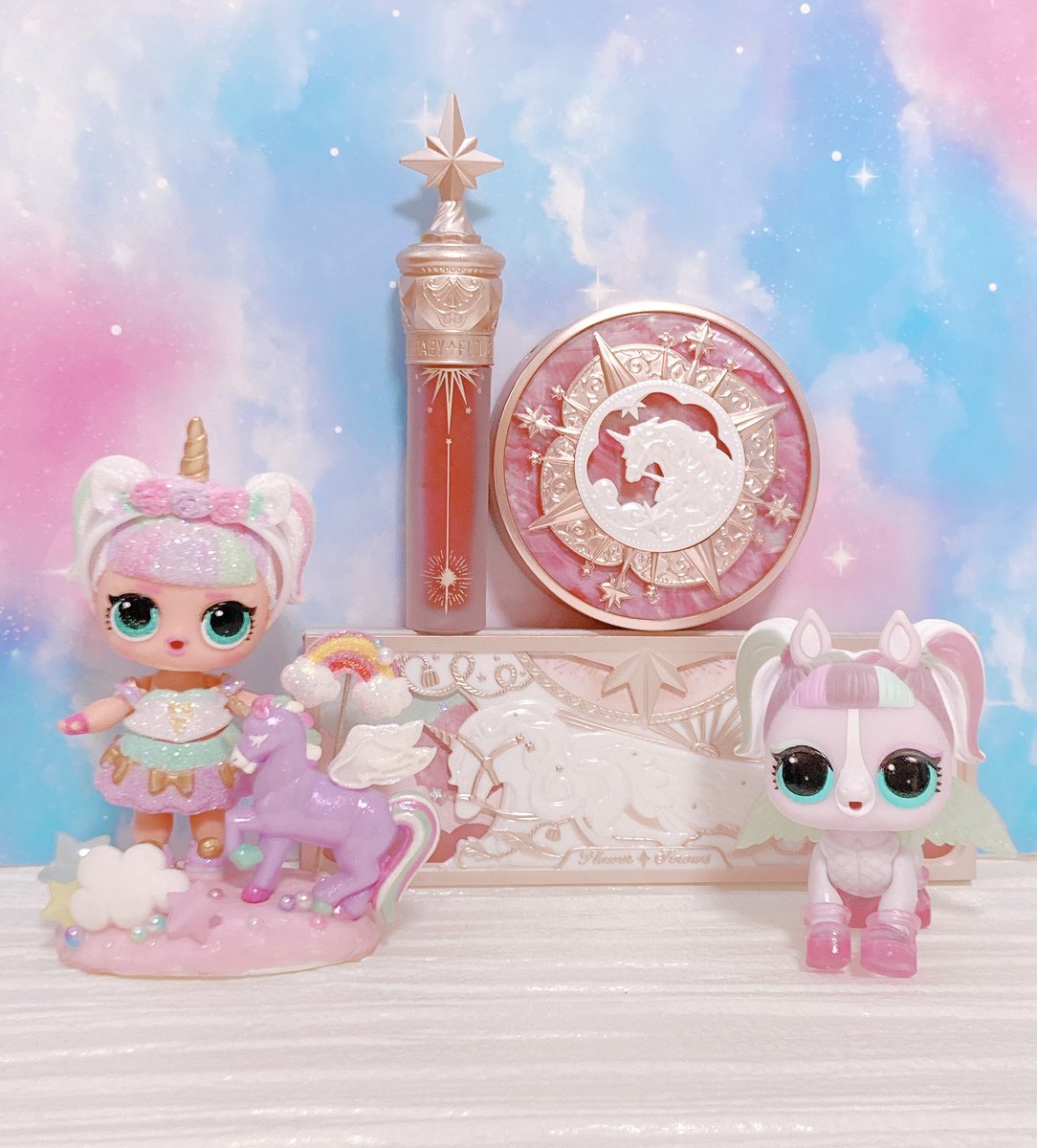 まるこ Lolサプライズ フラワーノーズのユニコーンシリーズコスメ めちゃくちゃ可愛い パウダーの形がすんごく可愛いから 使うの勿体無いけど 毎朝 変身してる気分になれる ﾟ おすすめです 大事に使おうっと Lol