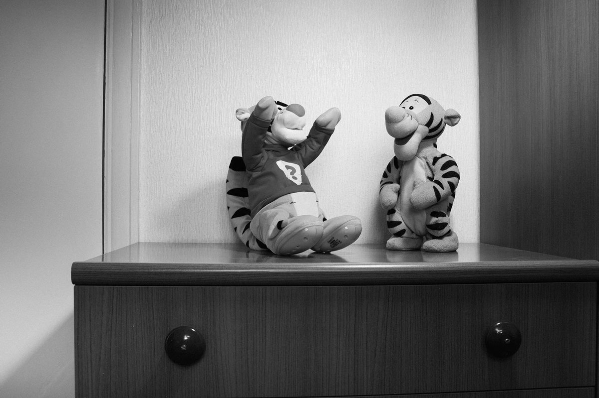 FestCreativity's tweet photo. Here is the work from BA (Hons) photography student Annie Baldwin. This is her project ‘Proud of yer’ and it highlights her relationship with her grandfather! 

Check out the rest of Film and Media’s graduate showcase here: https://t.co/DznP3PUad5 

@wearelsfm @UniLincolnArts https://t.co/mVWna89FQo