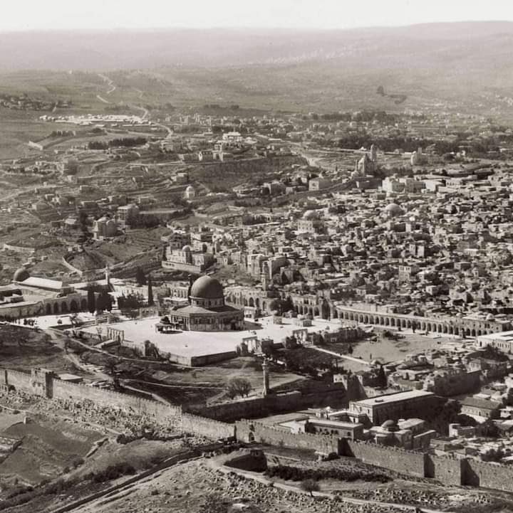 Timesofgaza's tweet photo. Al-Aqsa mosque in the 1920’s. https://t.co/wv1QpGZKy0