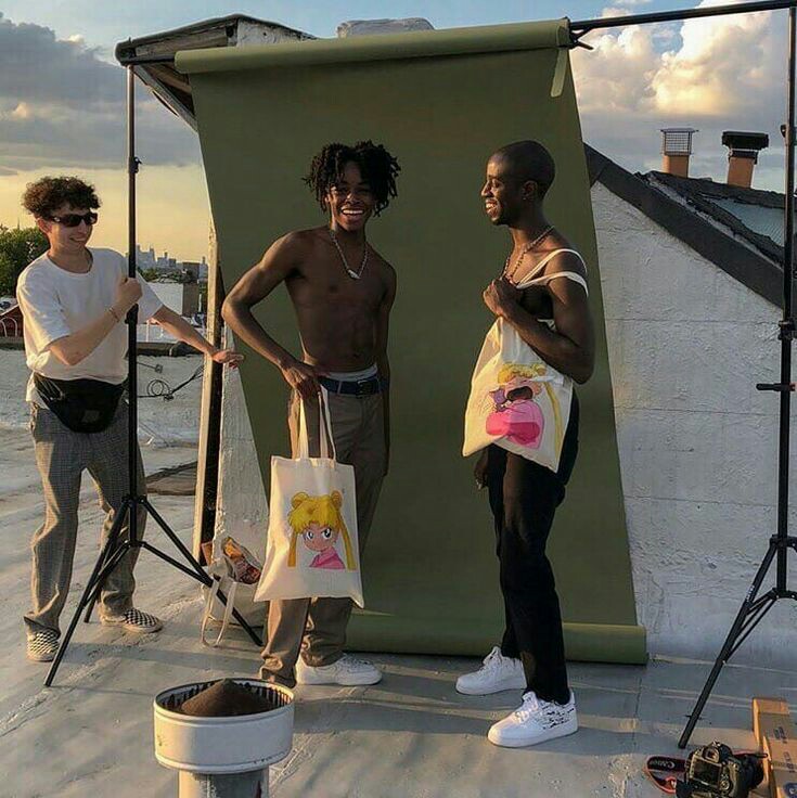 ExcusePrada's tweet image. Saturday working as a fashion intern