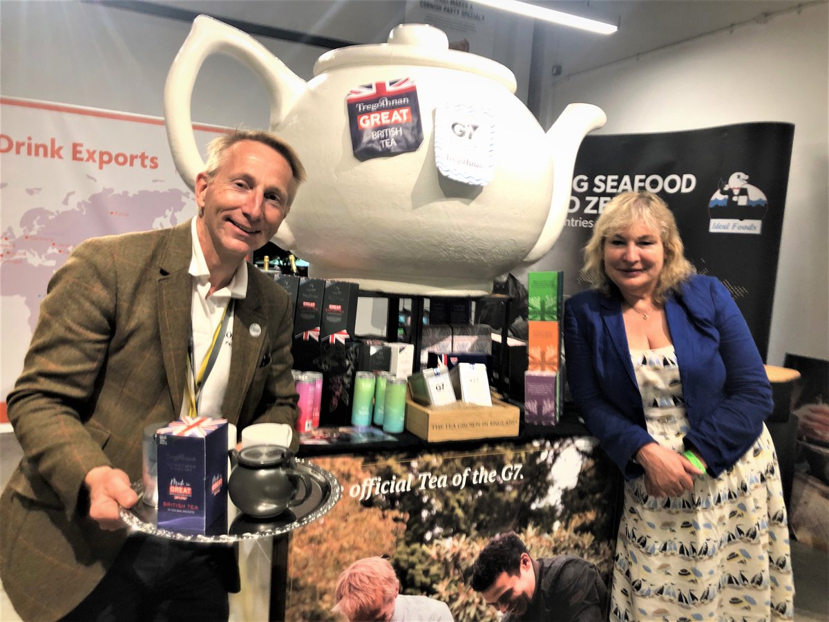 .@patriciayatesVB with @JonathonJGT @tregothnan, official #tea supplier to @G7 #Summit, at #CornwallHouse. #GREAT to see our outstanding #food & #drink offer in the global media spotlight too @PaulAinsw6rth, & promoting Britain as a visitor destination, inspiring future travel.