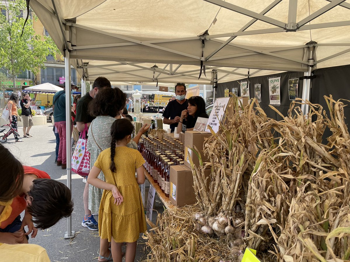 gmessienhpi's tweet photo. #Manosque : la 1ère Foire agricole de l’agglomération #DLVA, organisée par la #FDSEA04, a débuté ce samedi matin.
Elle se poursuit tout le week-end sur la Place du Terreau. Démonstrations, ateliers, découverte des animaux… @VilledeManosque  @camillegaltier  @jgdherbes @ldepieds https://t.co/FlwO4jUO2I