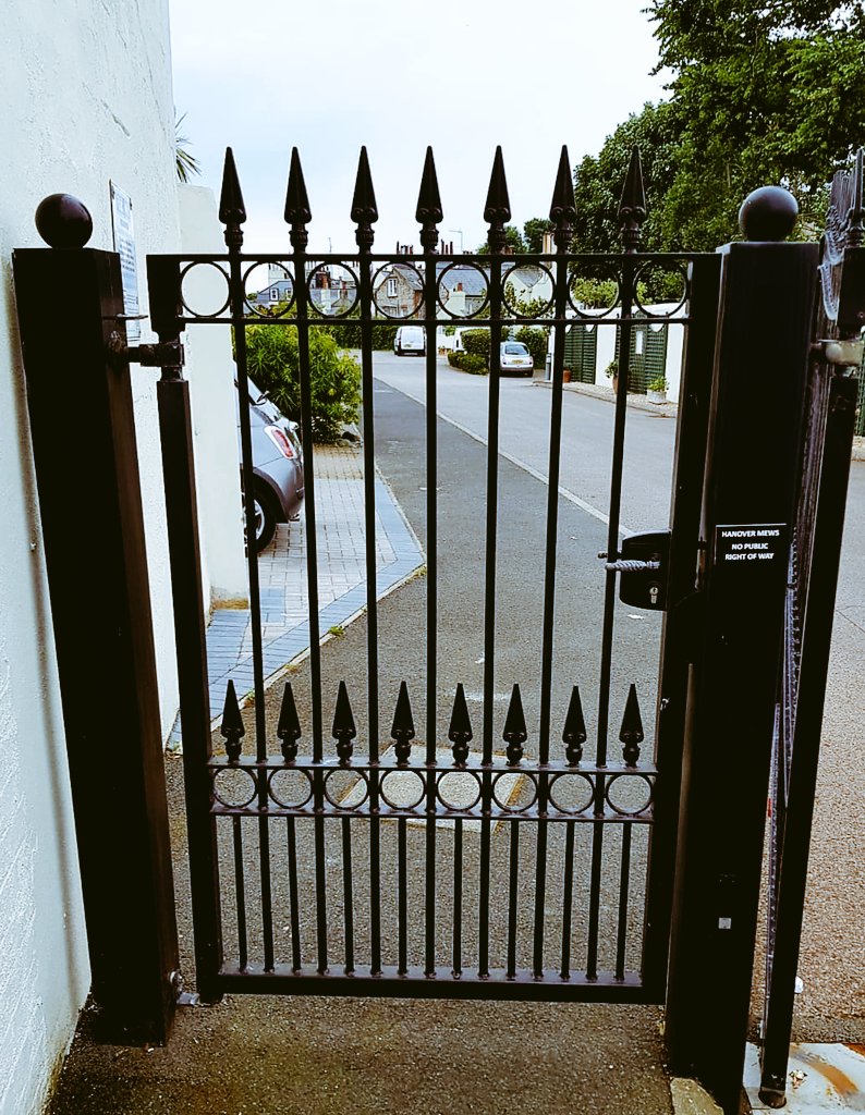 SteveSNsecurity's tweet image. Metal gate and locks repaired