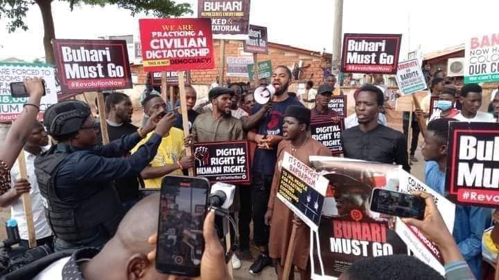 RichyRik2's tweet photo. @BBCWorld And @BBCBreaking  isn't reporting about what's going on in Nigeria. They are shooting at unarm peaceful protesters in Nigeria. #EndBadGovernanceinNIGERIA #BuharMustGo #June12thProtest @POTUS @VP @BBCNews @G7 @europeanunion.They led protest to get to power. No one interrupted them https://t.co/1flOrzfdSs