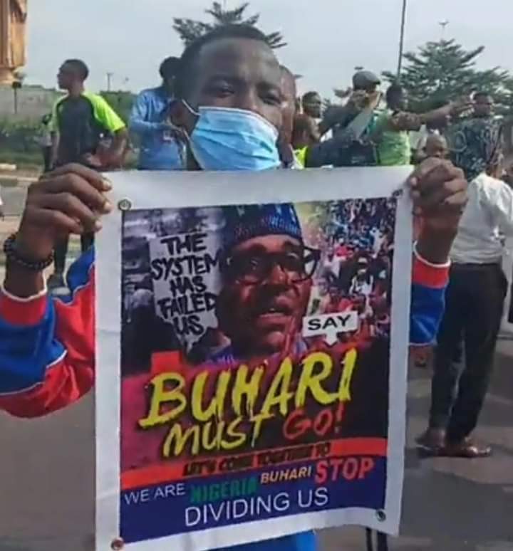 RichyRik2's tweet photo. @BBCWorld And @BBCBreaking  isn't reporting about what's going on in Nigeria. They are shooting at unarm peaceful protesters in Nigeria. #EndBadGovernanceinNIGERIA #BuharMustGo #June12thProtest @POTUS @VP @BBCNews @G7 @europeanunion.They led protest to get to power. No one interrupted them https://t.co/1flOrzfdSs