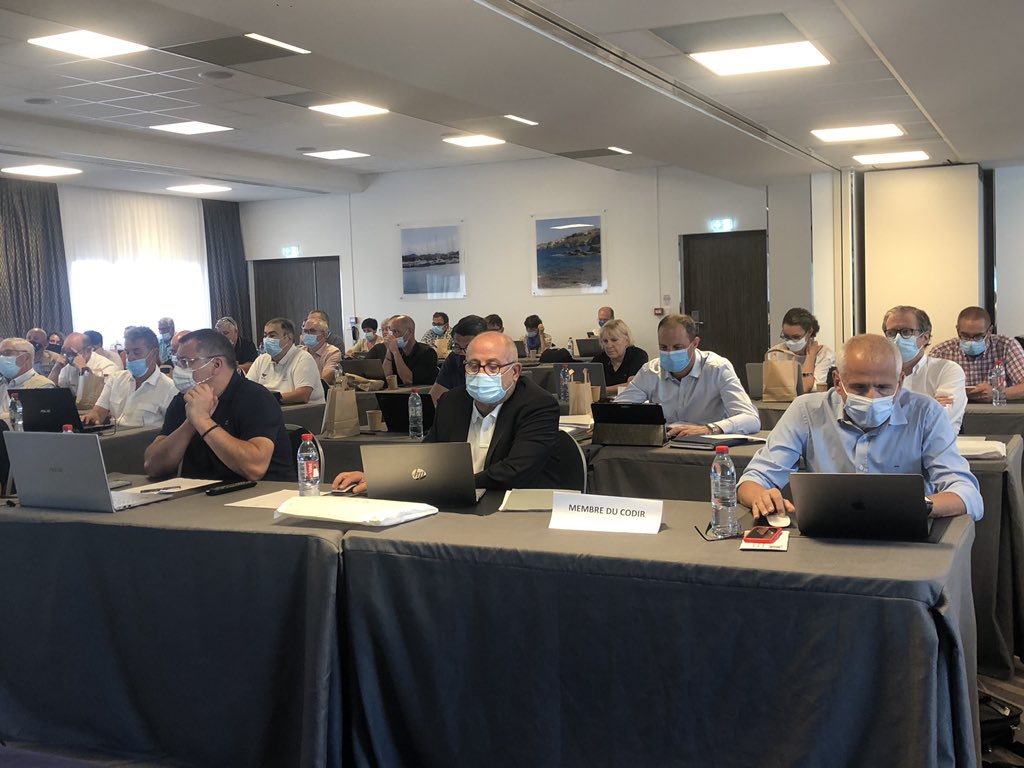 FFNatation's tweet photo. [ASSEMBLÉE GÉNÉRALE]
De nombreux travaux collectifs sont au programme depuis hier à La Baule avec la présentation des programmes sportifs, adoption des budgets, présentation de Jacco Verhaeren futur directeur des Équipes de France.
Merci aux Pays de la Loire pour l’accueil. https://t.co/evZov9HGc7