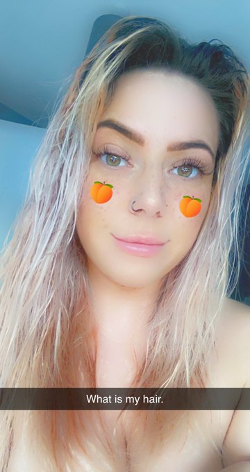 1 pic. Which cheeks do you prefer? 😜 https://t.co/nDU52eFmfm