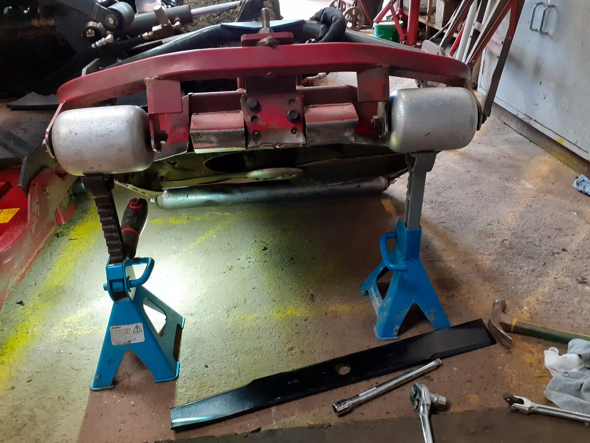 New blades fired to our rough mower <a href="/IngestreParkGC/">Ingestre Park GC</a>  this morning.  All ready to put back in action this week following repairs.