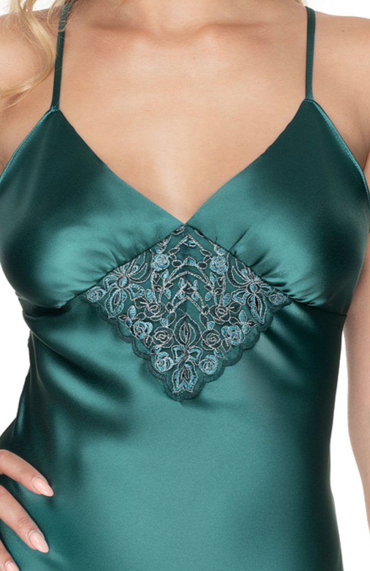 therosepowder's tweet photo. A little lace and a lot of satin. Nightdresses complete any sleep look. 🍃 #emeraldnightgown #emeraldlace #romance #elegance #rosepowderlingerie https://t.co/rucobM1lBF