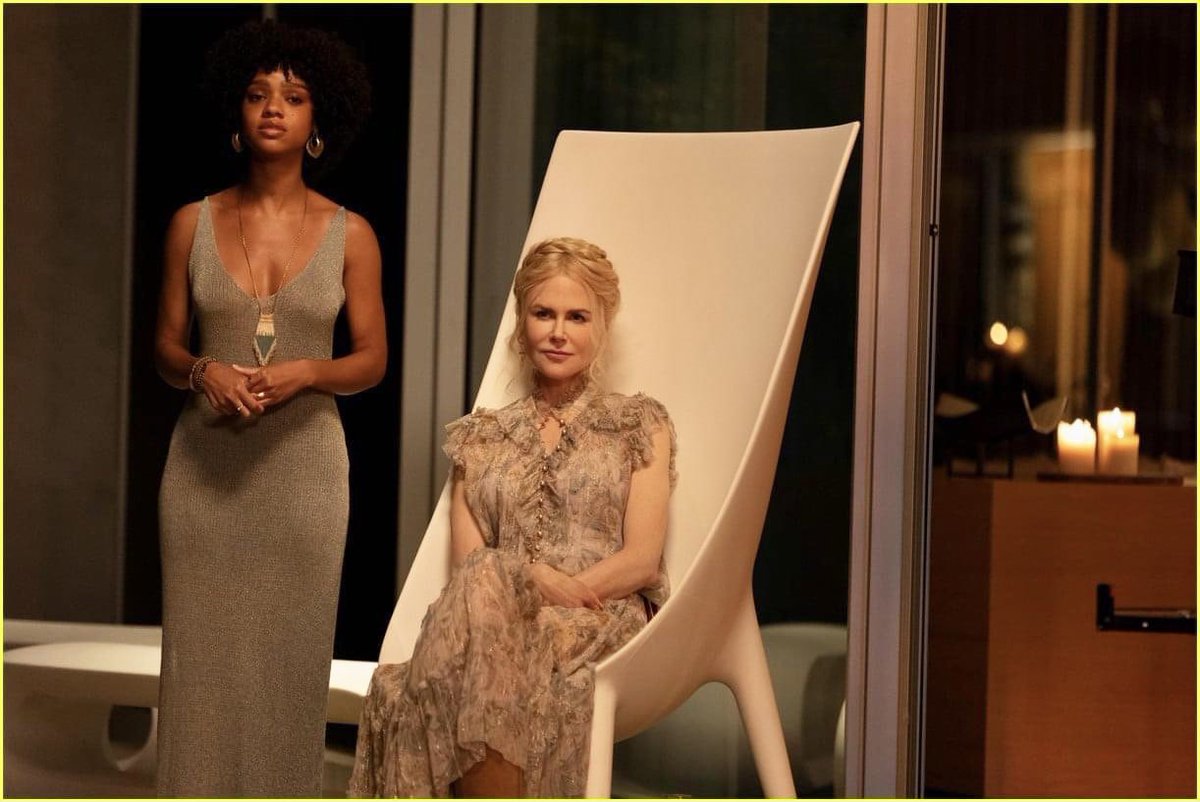 Совсем 10. Девять совсем незнакомых людей nine perfect strangers. Красивые цифры. Цифра 10 на розовом фоне. Совсем 10.