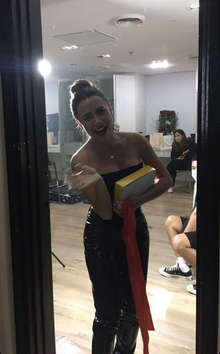 gagaAnne666's tweet photo. The sweetest host..

YASSI BestHostEver #RollingInItPHLockAndRoll https://t.co/ndHFlNsZAD