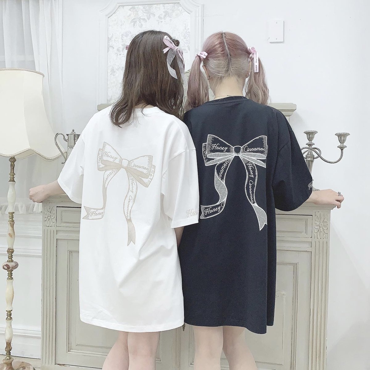 ri13_p's tweet photo. 🤍🐰 りかもかproduce item 🐼🤍

第3弾はunisexのTシャツを作らせて頂きました🎀

6/26(土)の発売日には、渋谷109店でイベントを開催させて頂きます💫
また今回は通販でも特典を付けて頂くことになりました🍬❕

明日から店頭ではご予約も承っております✨
皆様のご来店をお待ちしてます🥺💕 https://t.co/wqKpzf8nZG