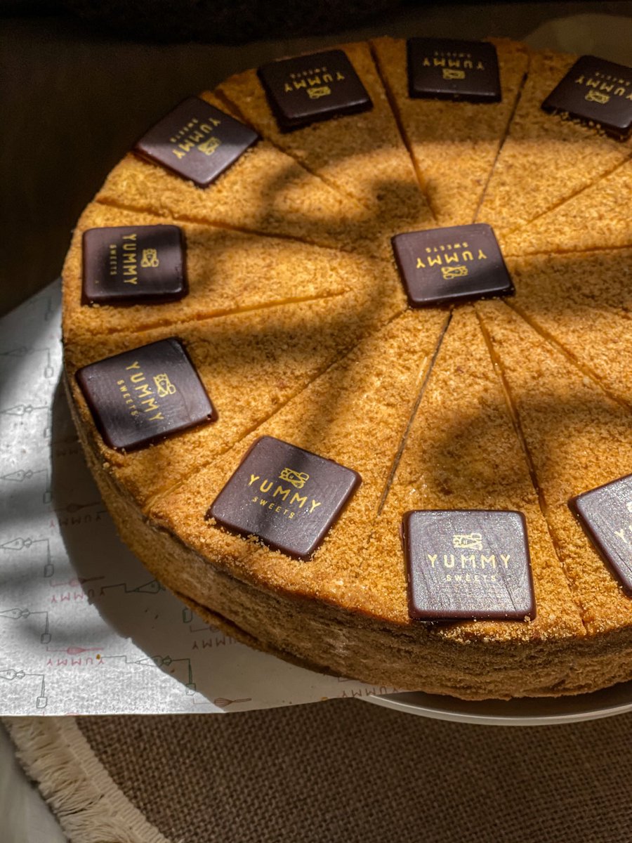 m_1riyadh's tweet photo. بعطيكم المختصر  اذا تبي وحده من الذ كيكات العسل اللي بتذوقها🍰🍯اطلبها واتساب 0551373802 وهذا حساب الانستقرام yummy_sweets11@😍😋♥️خفيفه ولذيذة حجم واحد تكفي الى٢٤شخص كيكة فخمه انيقة وتواجه♥️👍🏻
🛑وفوقها مقدمه لكم٣كيكات السحب بيكون من الرتويت او اللايك وتابع حسابي
تابعوا الثريد⬇️ https://t.co/w5BkZ5I830