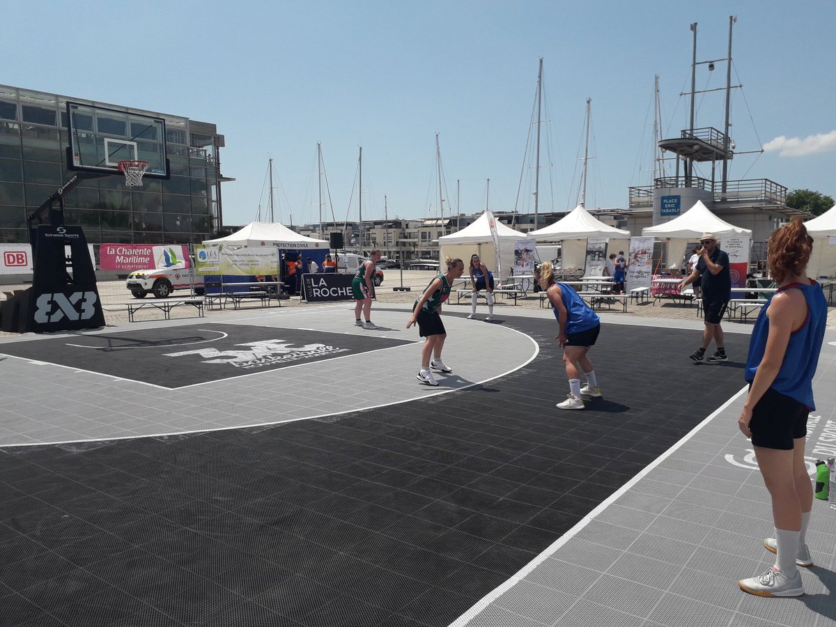 Teampoitiers's tweet photo. Premier match gagné pour #PoitiersXII's au tournoi de #Larochelle #basket3x3
On lache rien https://t.co/gBzqtpbdTm