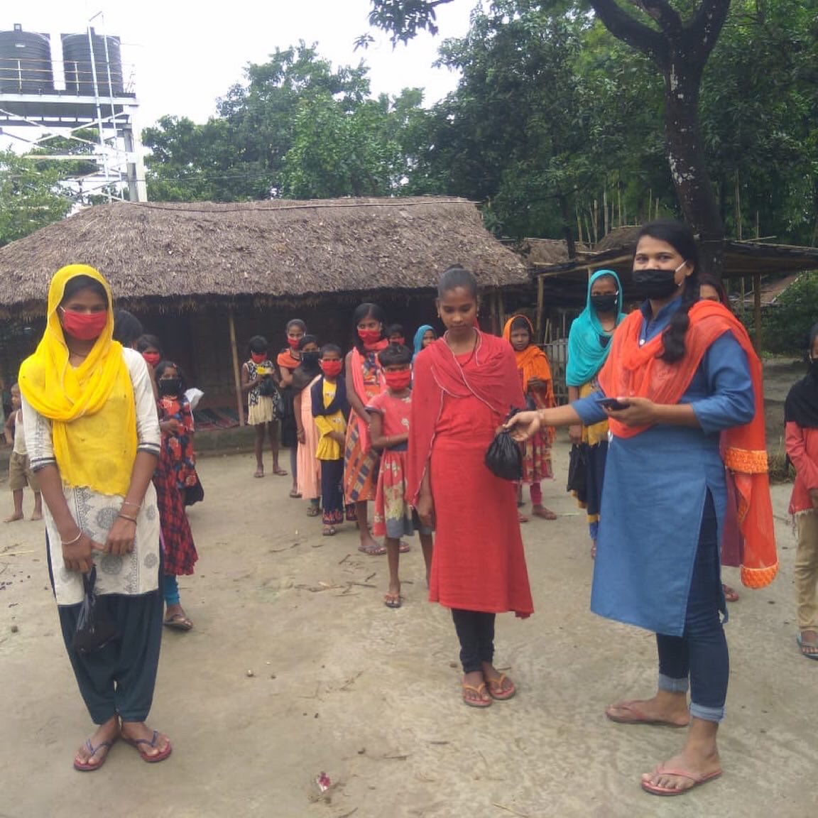 kishanganjazad1's tweet photo. Azad India Foundation today completed #hygiene kits distribution to 1380 girls studying at the learning centres under Girl Education Program #Bahadurganj.
#covidresponse
#CovidRelief
#usemasks😷
#washhandsfrequently
#stayhomestaysafe
@yumanhussain https://t.co/kRSCwfi0Tt