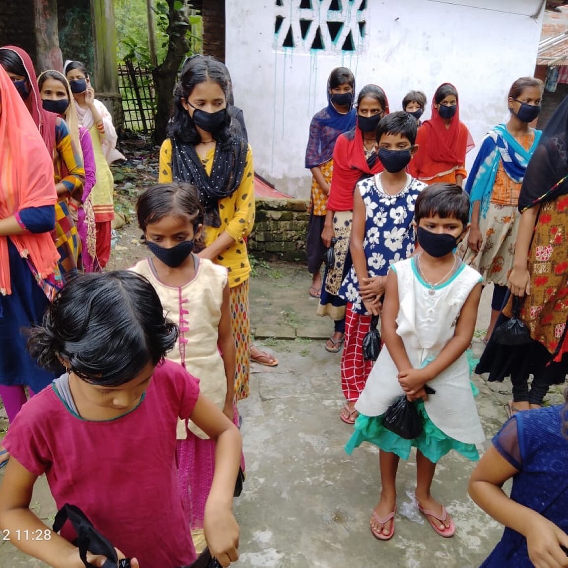 kishanganjazad1's tweet photo. Azad India Foundation today completed #hygiene kits distribution to 1380 girls studying at the learning centres under Girl Education Program #Bahadurganj.
#covidresponse
#CovidRelief
#usemasks😷
#washhandsfrequently
#stayhomestaysafe
@yumanhussain https://t.co/kRSCwfi0Tt