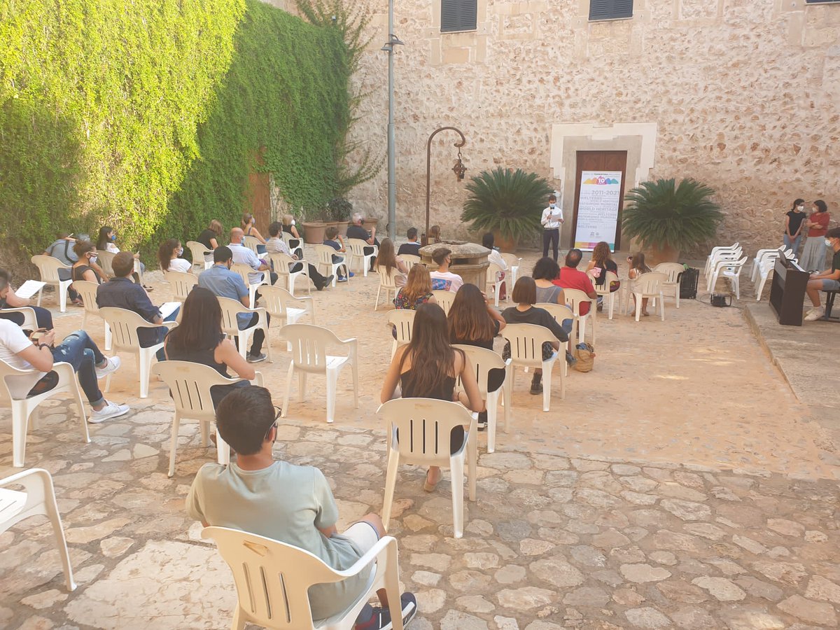 Preciosa vetllada ahir a #Raixa per premiar les fotografies d'alumnat i professorat sobre el nostre #paisatgecultural que ha organitzat <a href="/IesMarratxi/">IESMarratxi</a> i <a href="/CSantAntoniAbat/">Col·legi Sant Antoni Abat</a> en un projecte #apsTramuntana.

Enhorabona als premiats! 

#10AnysTramuntana #patrimonimundialUNESCO