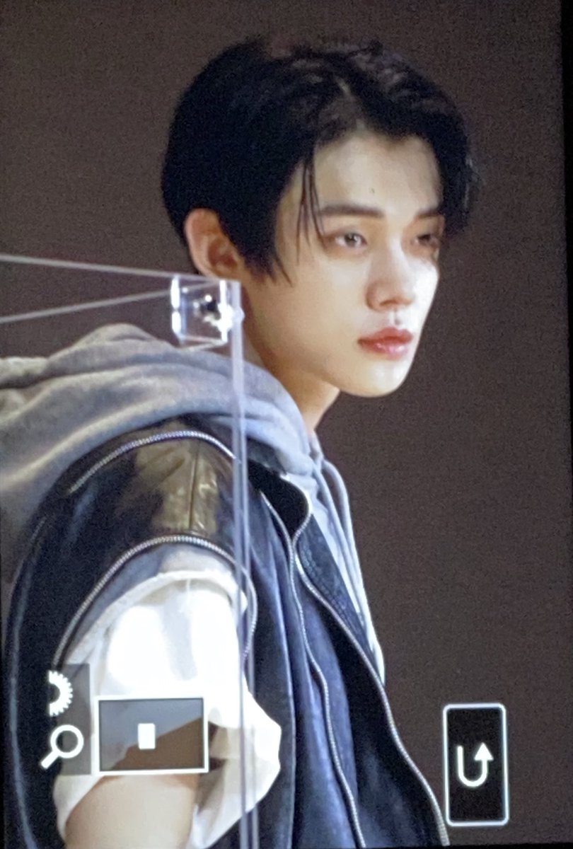 210612 위버스 팬싸

화려하니까🤍

#TOMORROW_X_TOGETHER  #YEONJUN 
#투모로우바이투게더  #최연준 #연준 #txt