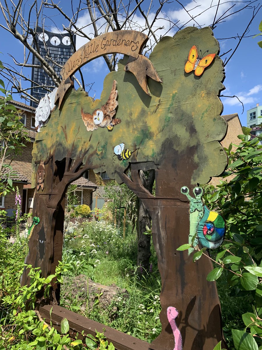 Pete working his magic on the sign ⁦<a href="/PullensGardners/">Pullens Gardeners</a>⁩ #cramptonstreetplanters