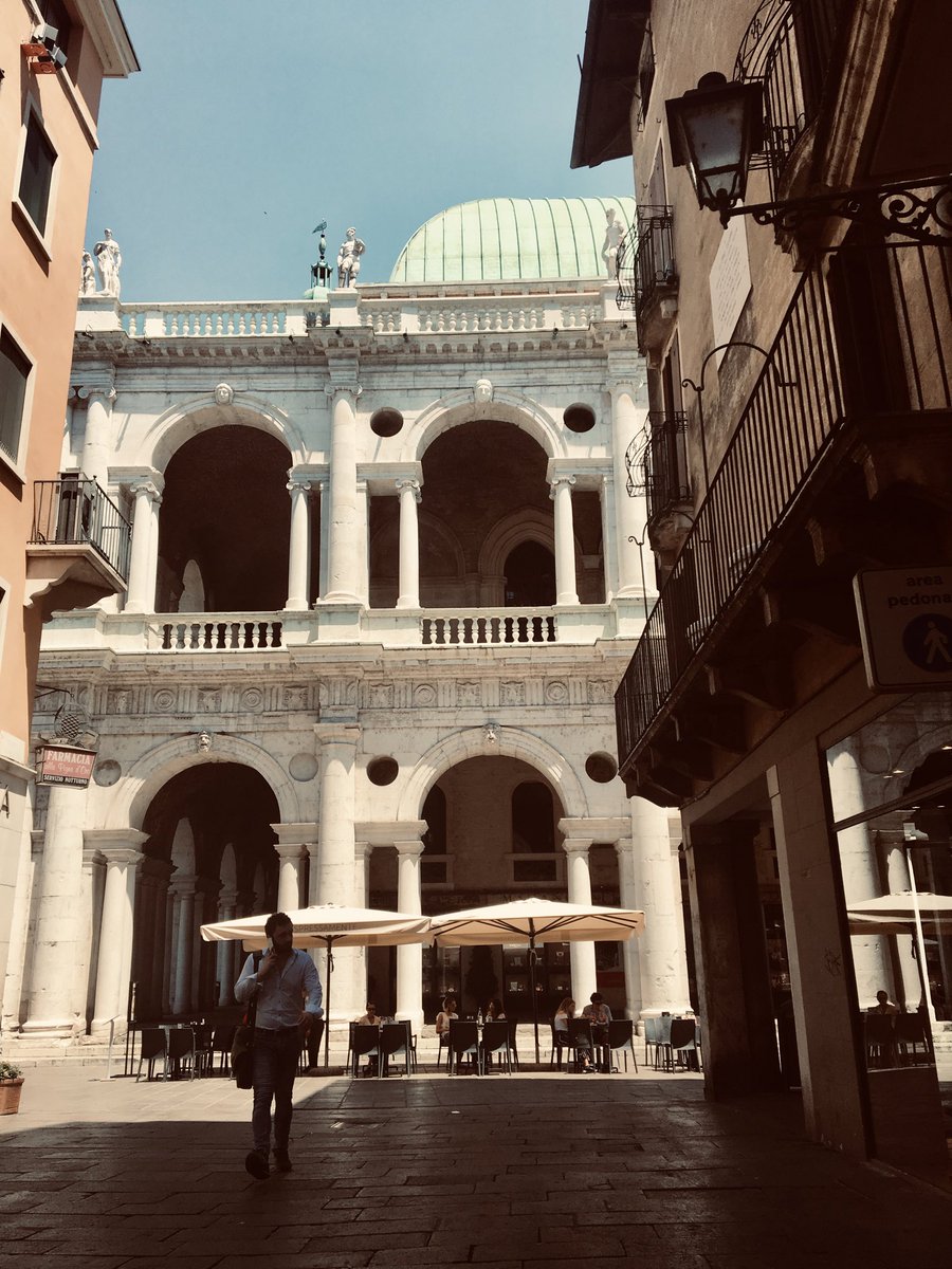 BeatriceBrigo's tweet photo. Day 85 of #100DaysOfItaly 
Piazzetta Palladio - Little piazza connected to the more famous Piazza dei Signori, in Vicenza, dedicated to Andrea Palladio, italian Renaissance architect who designed several UNESCO buildings and villas
#PiazzettaPalladio #Vicenza #DiscoveringItaly https://t.co/DXvErdMLX5