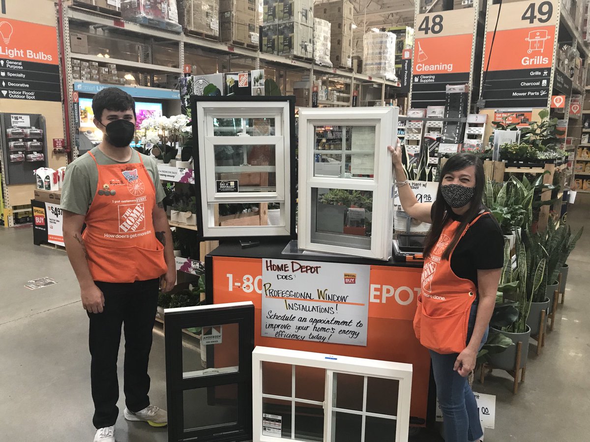 Wendy PKing at 4003. Building up a great store connectivity. #hdisportland ⁦<a href="/y_atonna/">Yvette Atonna</a>⁩ ⁦<a href="/THDYuda/">Yuda Arbeli</a>⁩ ⁦<a href="/THDPeter_Coombs/">Peter Coombs</a>⁩ ⁦<a href="/bryanegan6/">bryan egan</a>⁩