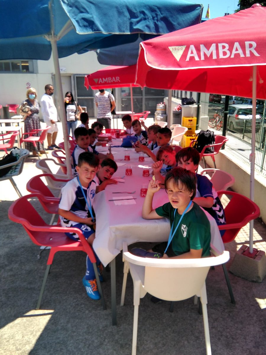 CDECantera's tweet photo. 🏆 CAMPEONES DE LIGA 🏆

😱 Se nos van acabando los dedos de la mano para seguir contando... ¡PORQUE YA VAN 8 LIGAS!

✌️☝️ Alevín B, Benjamín C y Debutante Prebenjamin certifican así lo que vienen haciendo durante todo el año, ¡UNA GRAN TEMPORADA!

🔵⚪ #CanteraArlequinada 🔵⚪ https://t.co/Tgr37eoins