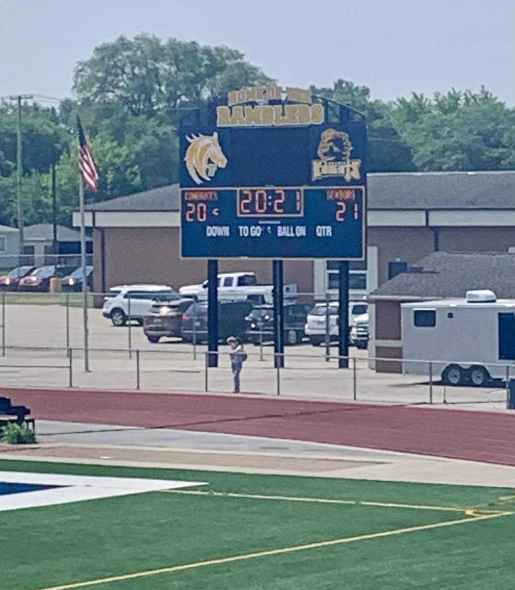 Congratulations to our 2021 Seniors!!! We are so proud of all you have accomplished and your persevering attitudes during this crazy year. We will miss you but can’t wait to see where life takes you! 💙💛