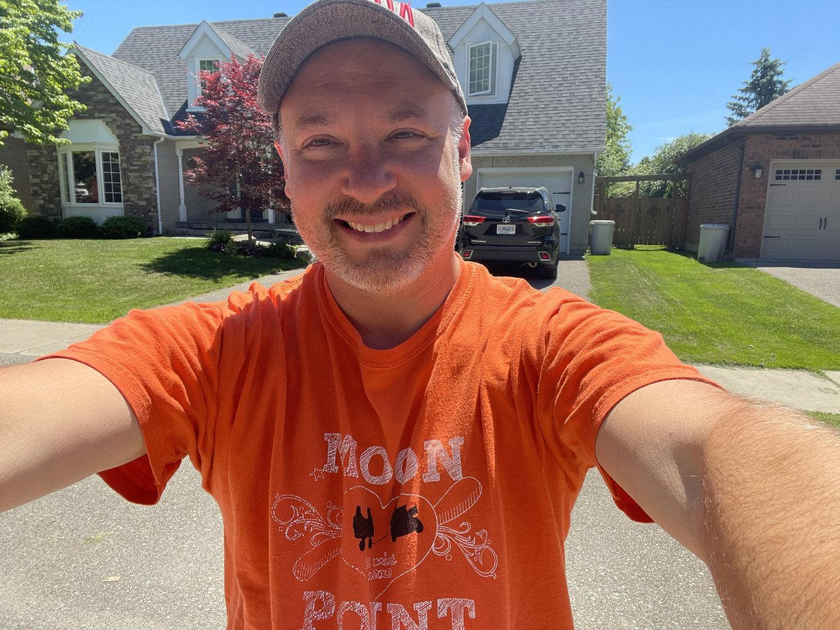 seancisterna's tweet image. I have been called a tangerine, a pylon, and a Creamsicle while wearing this #moonpoint #firstfeature #creditcardfilm #themovienetwork @IndieCanEnt