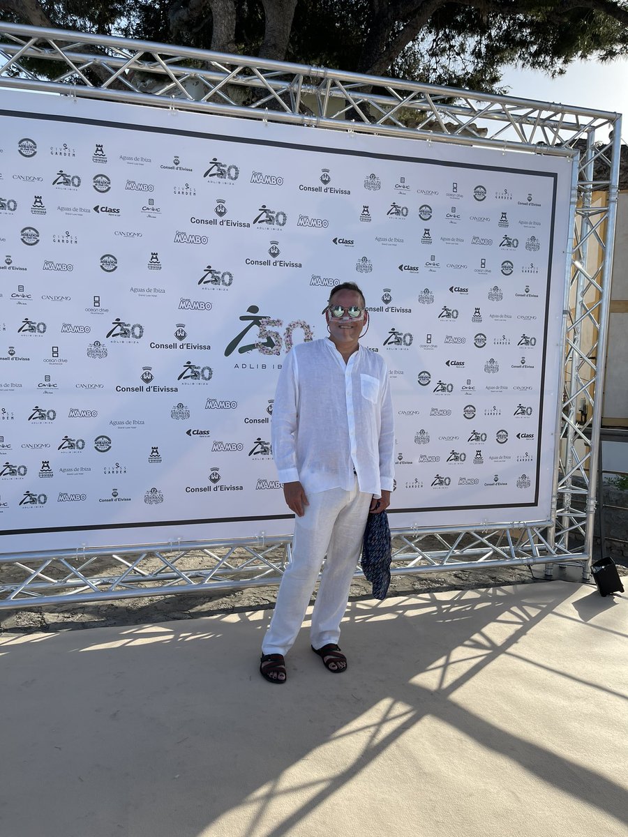 aureliomanzano's tweet photo. Comienza la @Pasarelaadlib en sus 50 años. Aquí con el presidente del Consell y Maria Fajarnés, Consellera de Industria #modaadlib #50anosañosadlibibiza https://t.co/RYqxmroG8O