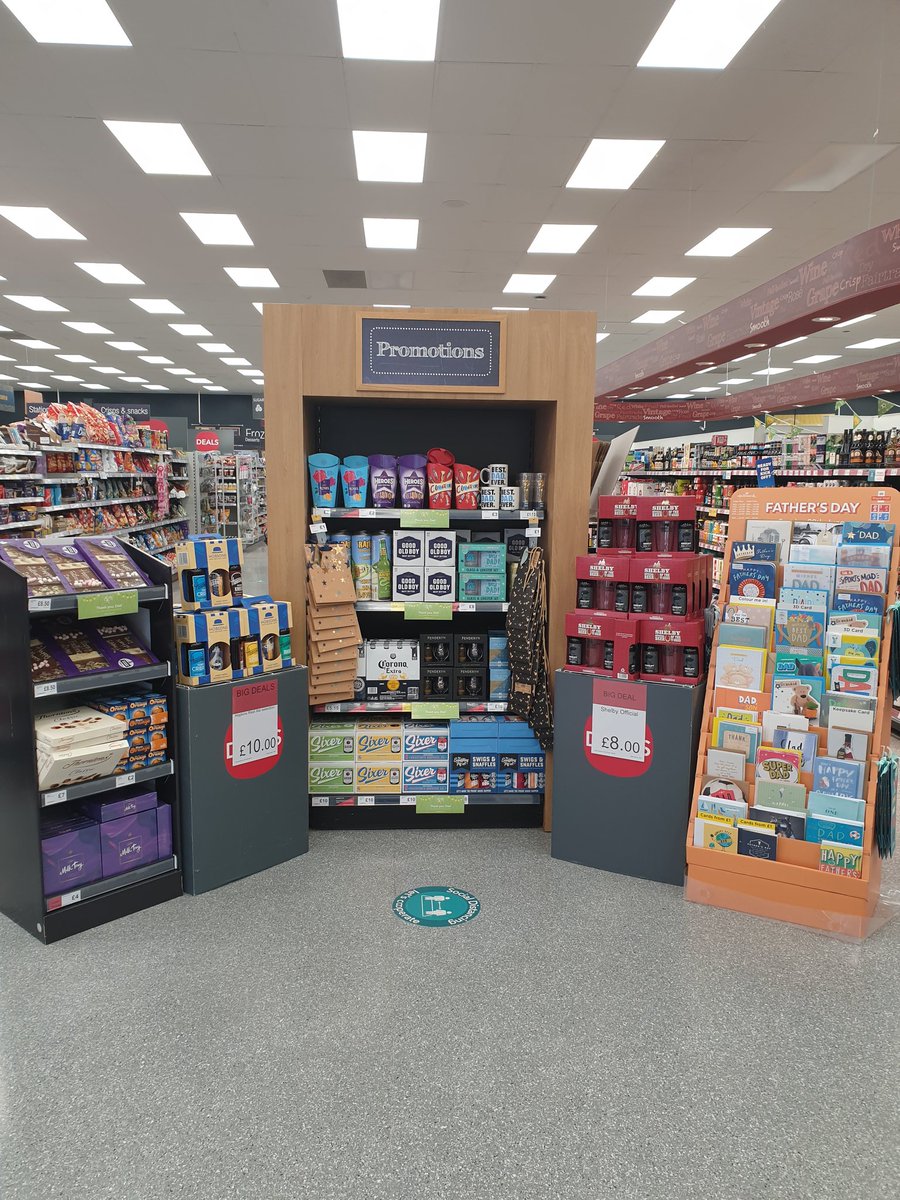 kezsmit's tweet photo. Brilliant selection of cards and gifts for fathers day!@ben_birdsall @grahamwren2 @adamleewaudby @ClaireKoziol @PaulalanDennis @gamlin_sue https://t.co/HsmYbuuJbs