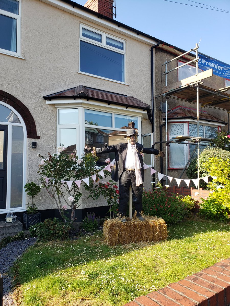 NicolaMaybury's tweet photo. @CCJDownend @CcjFriendsof @annabmartin Fun scarecrow hunt today!! Thanks Christ Church schools. Worzel Gummidge was clearly very realistic as our dog couldn't stop barking at him! 🤣 Excellent job!! https://t.co/afUrJckZIo