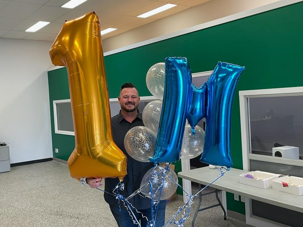 rifconation's tweet photo. When you hit the Million Dollar Club, we celebrate! Cupcakes, bbq and of course balloons for the whole team @obriansauto. The party is just about to start, we can't wait to celebrate your next million. #rifcoff500 #milliondollarclub https://t.co/NA8ivlnMPm