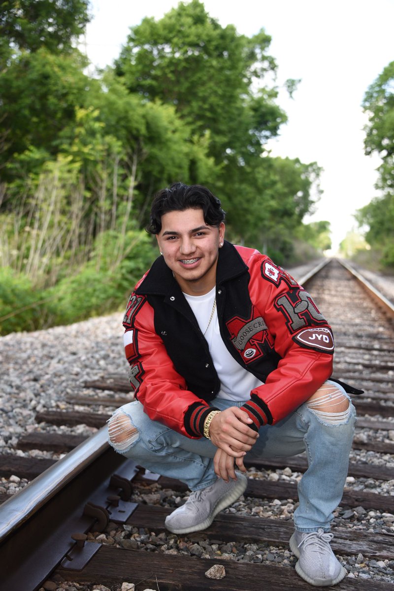 _kimlopez_'s tweet photo. Congratulations Marc Lopez &amp; Good Luck at UTSA #gcmclassof2021 https://t.co/a0gAEWUt6f