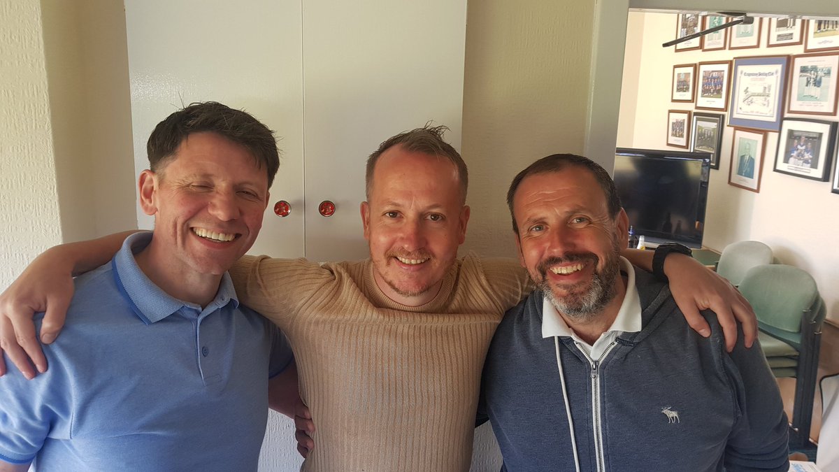 With 2 great friends from school. Stevie Malcolm and Darren Smith 💚💚