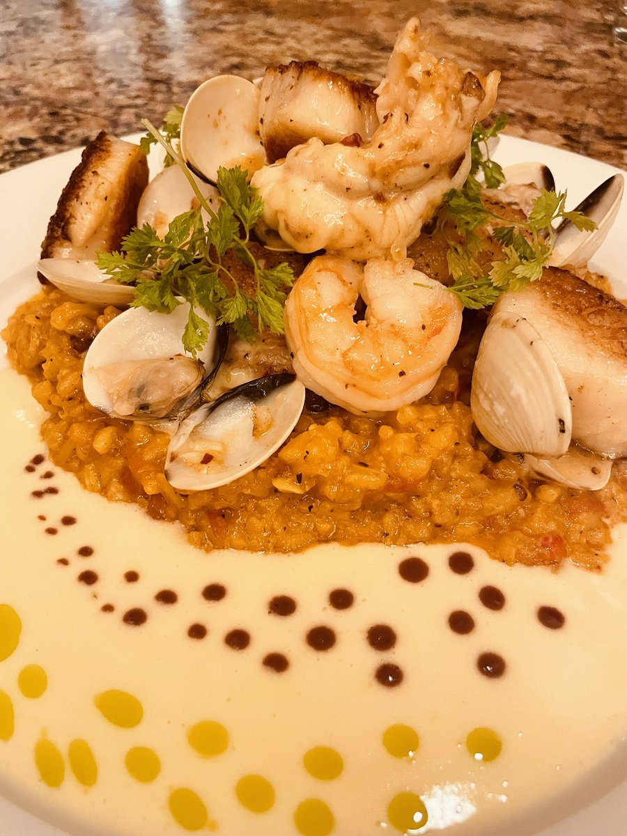 TexasRaffa's tweet photo. Paella 👀 https://t.co/Fp3IGQEX6H