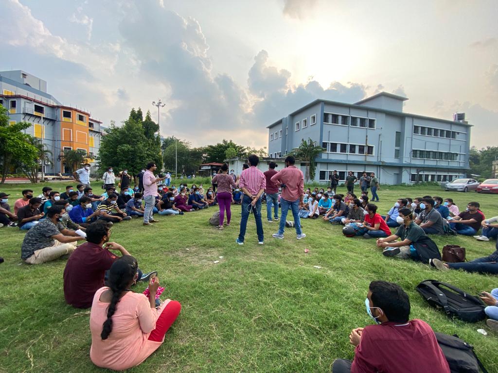 AkashdeepDatta2's tweet photo. It's very important to keep the mindset throughout the procedure, determination makes the path for victory & unity becomes pillar of this success.
#wewantequalpay
#equalworkequalpay
#onestateonepay
#savethesavior
#equalpayforkpcinterns
#equalpayforinterns
#equalpayformedinterns https://t.co/XQC3nExwgl