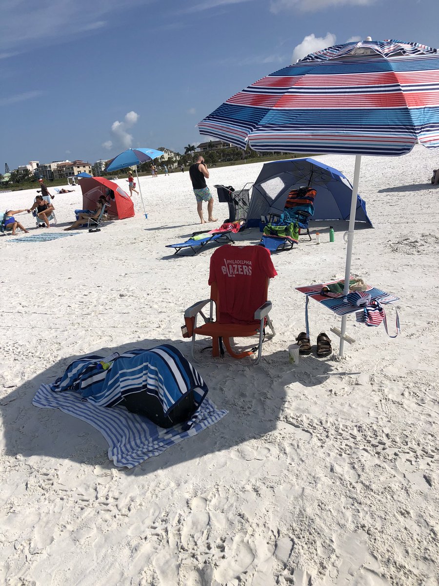 djanof's tweet photo. Where do you listen to @somevelvetblog on Sat AM? Thanks #simpleradioapp #xpn #phillyloveinFL #SiestaKey #WXPNRocks This doesn’t suck! https://t.co/I1fZIaMuIt