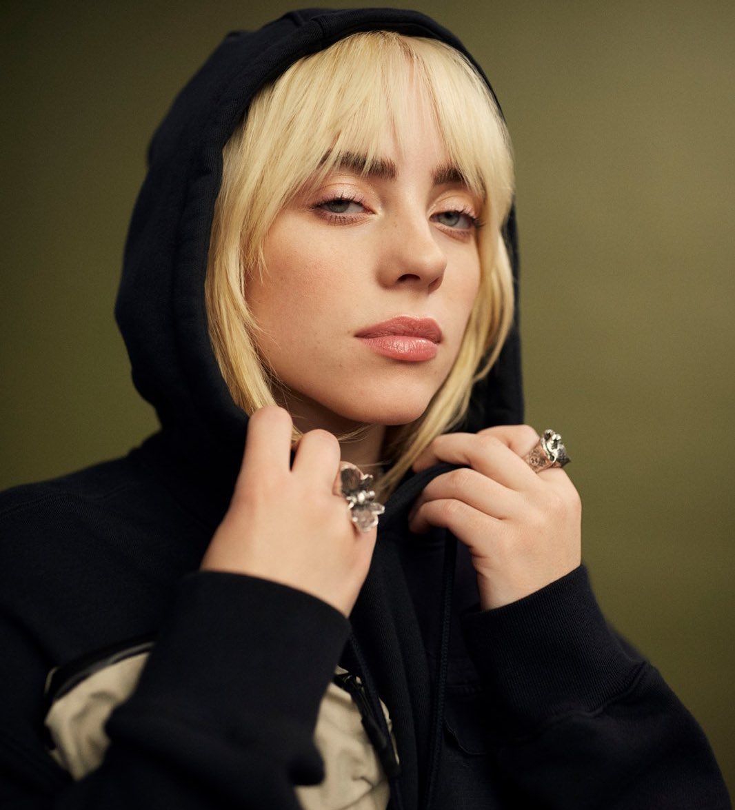 InfoBillieBR's tweet photo. Billie Eilish possivelmente lançará uma linha de Jordan em colaboração com a Nike em breve. 👀 https://t.co/JbGTcwP7IW