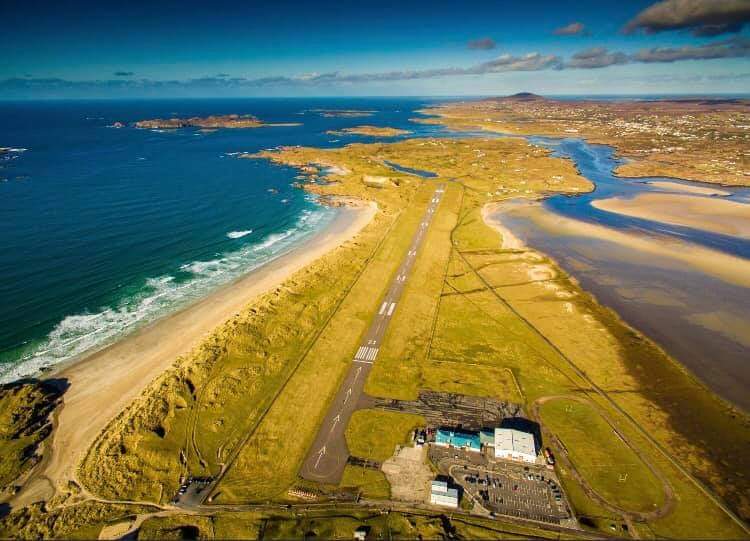 McHughJoeTD's tweet photo. I spoke to @LeoVaradkar  following the news Stobart Air has terminated its franchise @AerLingus 1
An Tánaiste understands the importance of this route for tourism, students,workers, business, those travelling for medical appointments or meetings &amp; for many other reasons @DonegalA https://t.co/J51CcjnJds