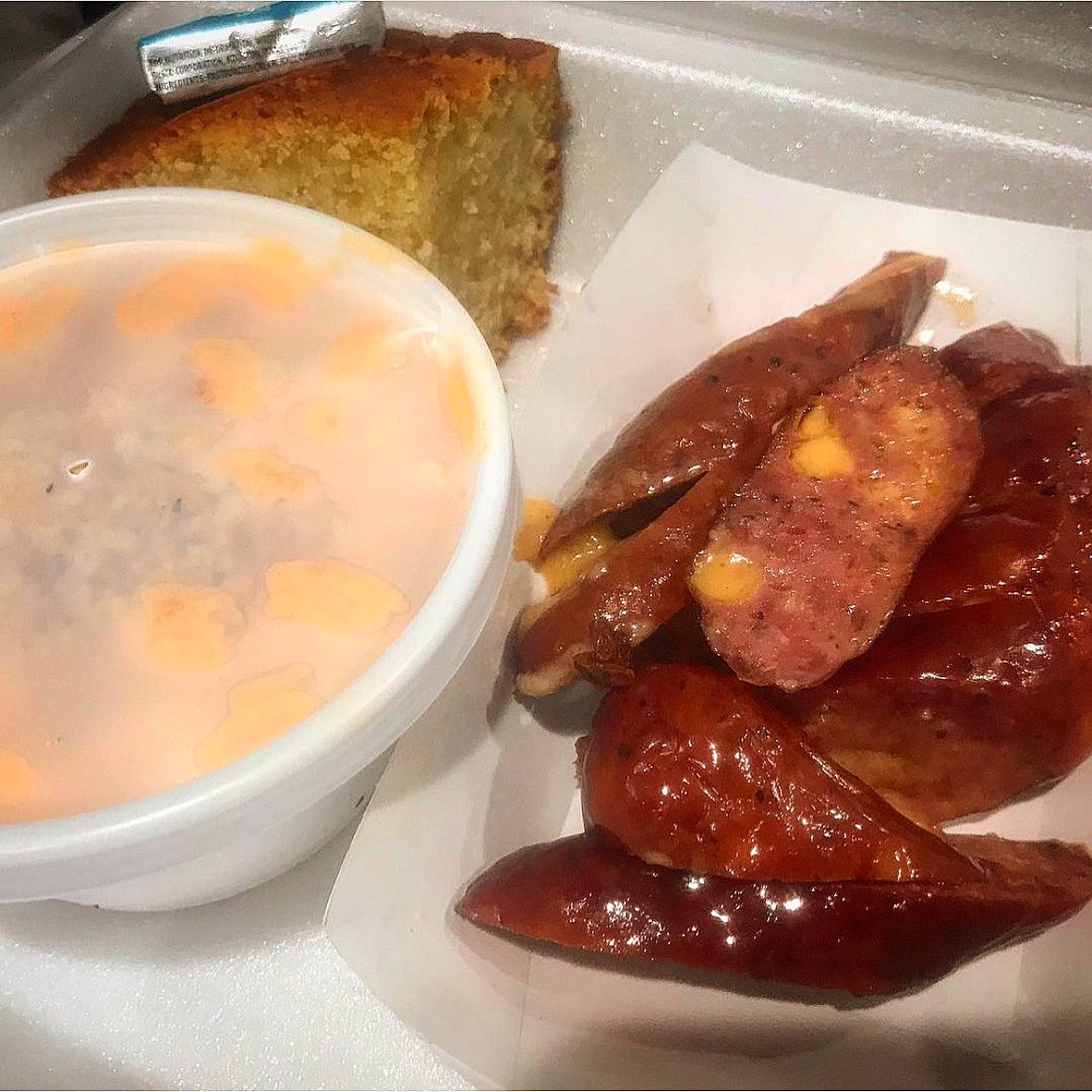 INSmokehouse's tweet photo. Happy Saturday! Cheddar jalapeño sausage available today from 11-1 &amp; 5-7!🔥🔥
#bbq #indianasmokehouse #food #foodie #yum #sausage #smokedsausage #bbqlovers #supportsmallbusiness #smallbusiness #supportlocal #eatlocal #columbusindiana #indiana #indianasmallbusiness #boxedlunch https://t.co/TkCYhHWjw3