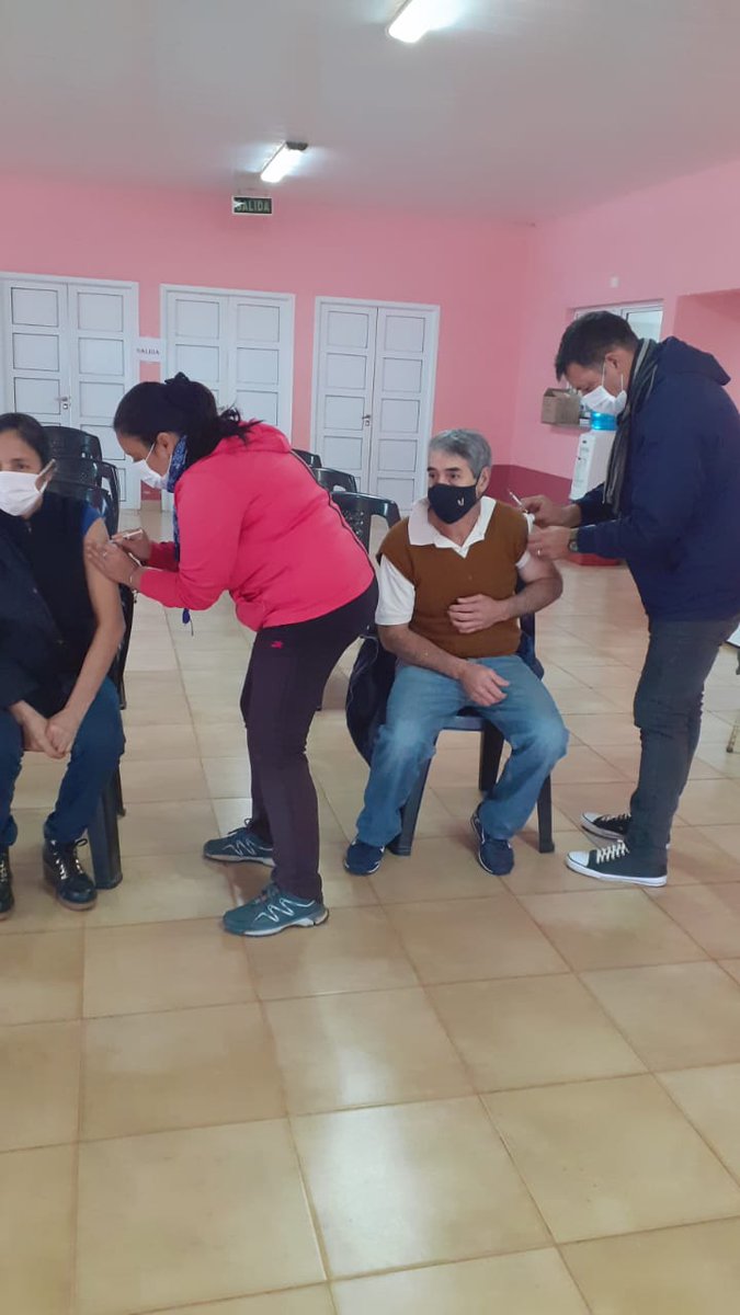 jorgekurrle's tweet photo. #Posadas. #Covid-19 Jornada de vacunación en el Complejo "Ernesto ´Finito´ Gehrmann, Espacio Multicultural IV Tramo Costanera, #Imefir y Casa de la Cultura en Itaembé Miní @gobmisiones @herrerayflia @MinistroAlarcon @antunezproeza @carlitos_baez @belengregori https://t.co/jRExqxZwgY