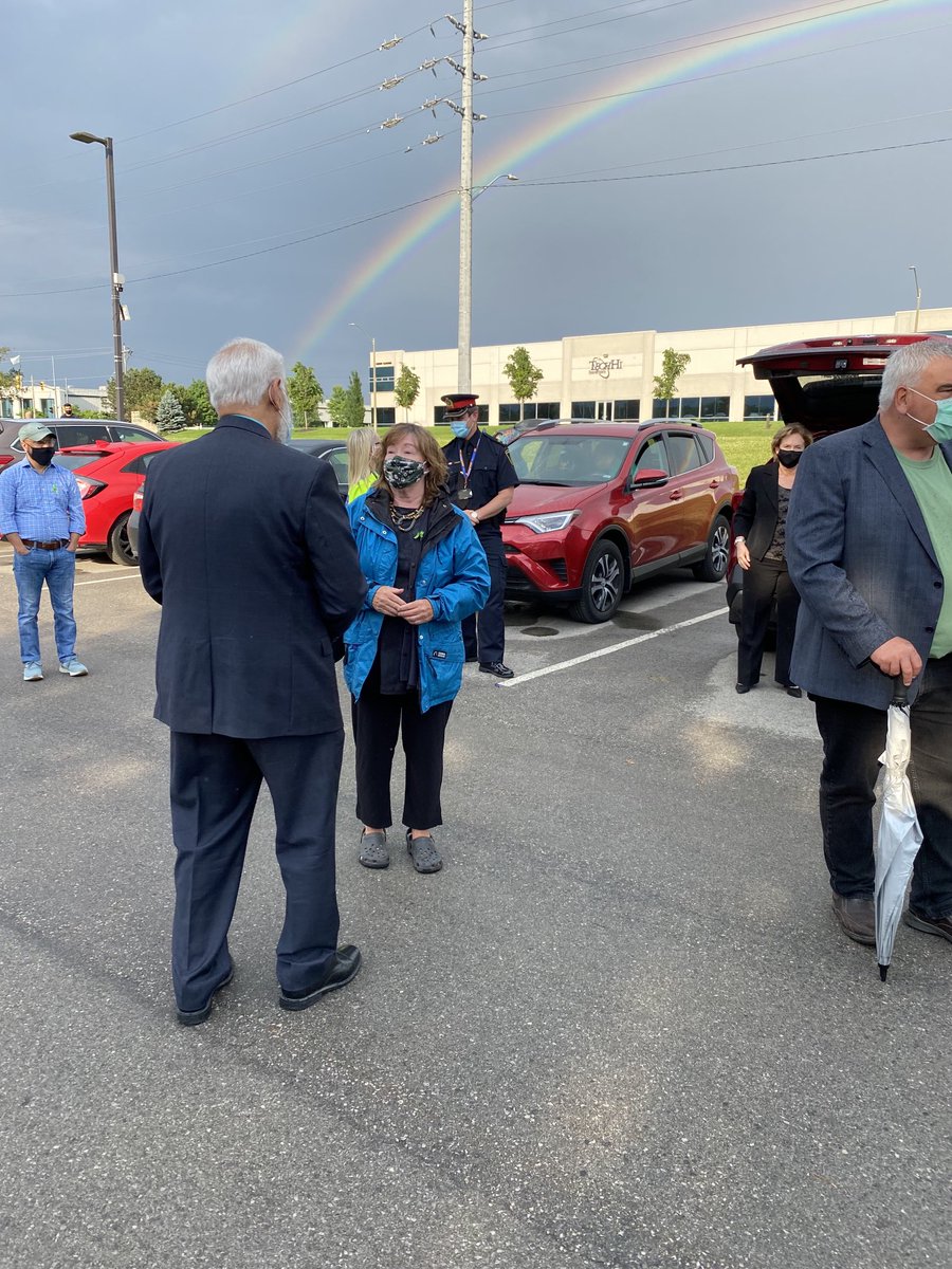Kathryn_McGarry's tweet photo. Emotional drive-by rally, outpouring support of #OurLondonFamily &amp; our Muslim communities. Honoured to take part on behalf of #Cbridge community under a rainbow as a sign of hope. #HeartBeatsHate ⁦@CityofLdnOnt⁩ ⁦@cityofcambridge⁩ https://t.co/dqV85Fb60Y
