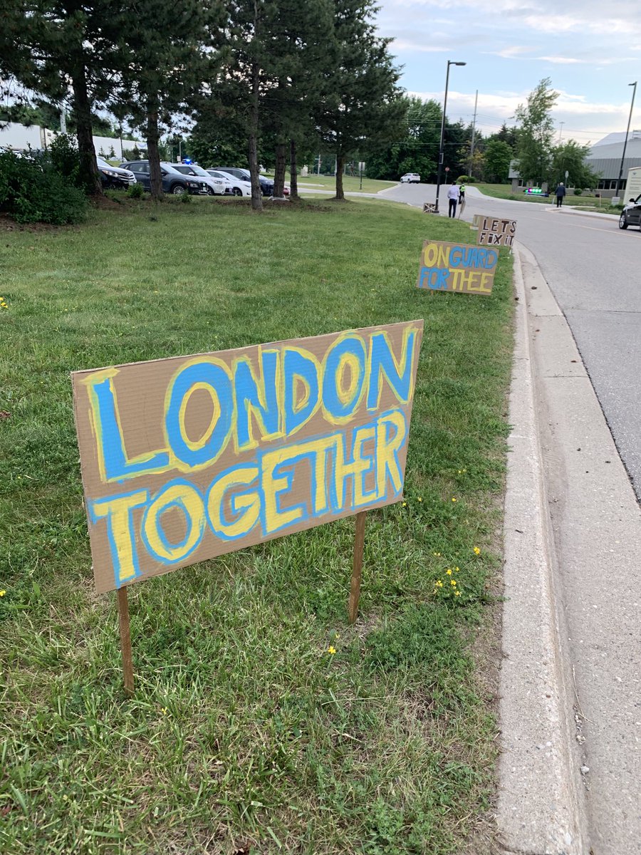 Kathryn_McGarry's tweet photo. Emotional drive-by rally, outpouring support of #OurLondonFamily &amp; our Muslim communities. Honoured to take part on behalf of #Cbridge community under a rainbow as a sign of hope. #HeartBeatsHate ⁦@CityofLdnOnt⁩ ⁦@cityofcambridge⁩ https://t.co/dqV85Fb60Y